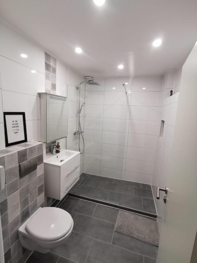 Frisch Sanierte Ferienwohnung 2 Min Vom Suedstrand - Balkon - Pay Tv 威廉港 外观 照片